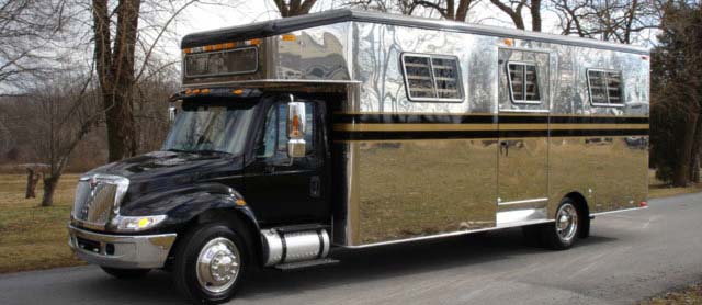 Gennemsigtig Stewart ø Premonition Custom Horse Trailers, Horse Vans - Phoenix Coach Works, Inc.