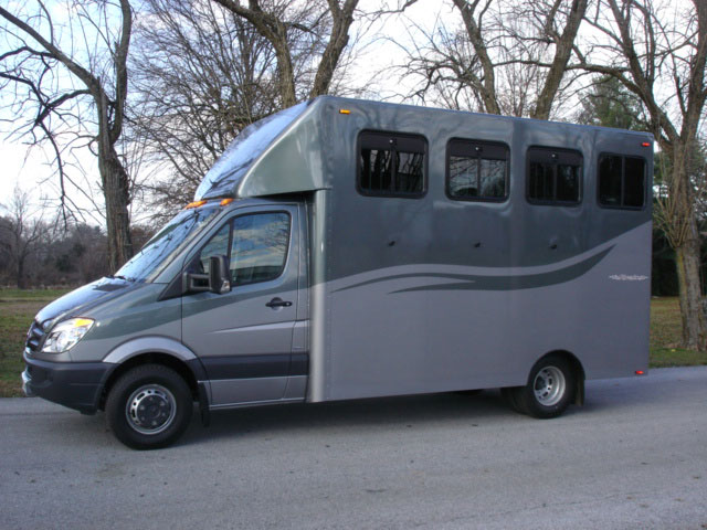Evne forligsmanden Bestil Horse Vans - Phoenix Coach Works, Inc.